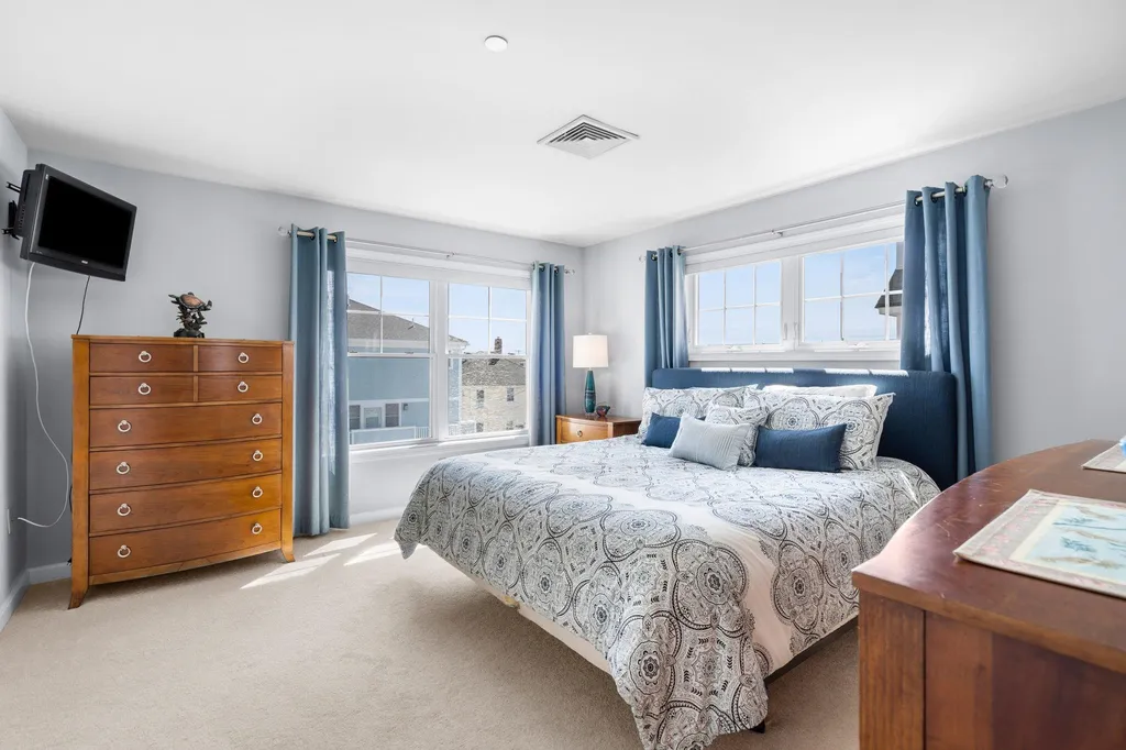 15 K Street Hampton NH 03842