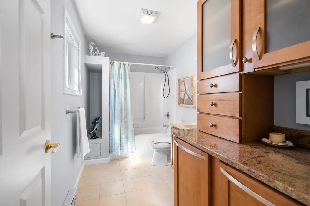 15 K Street Hampton NH 03842