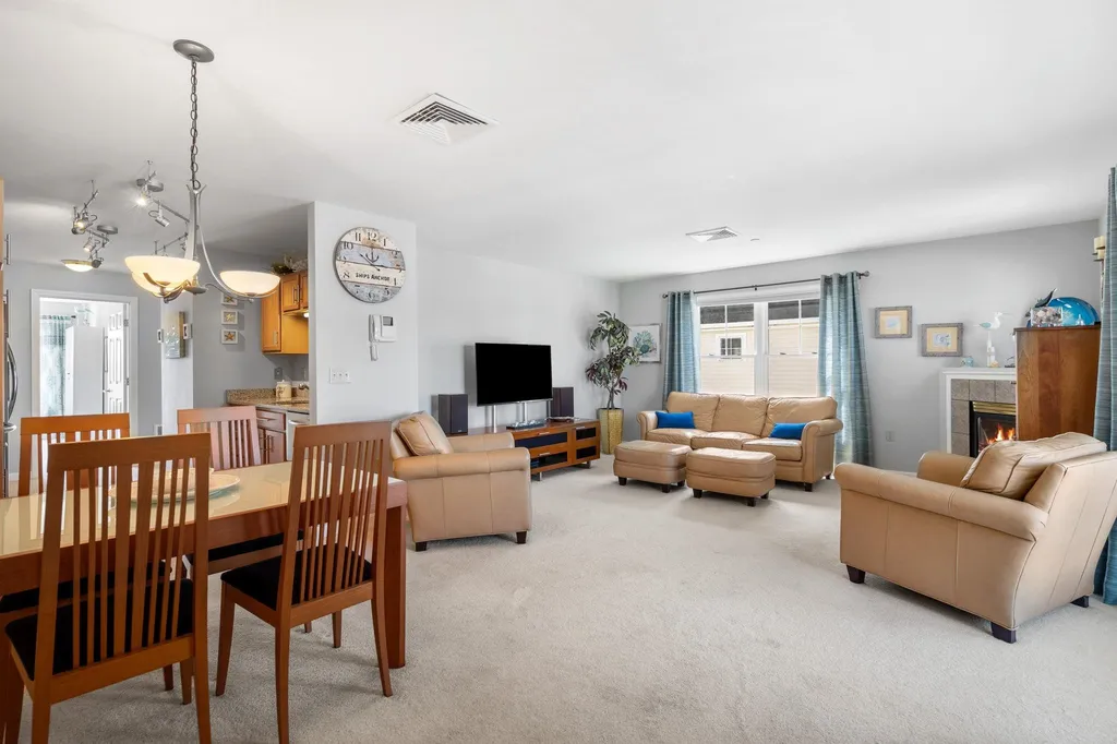 15 K Street Hampton NH 03842