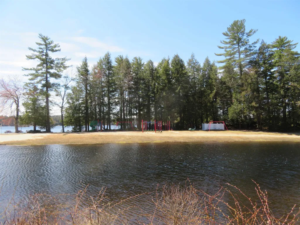 82 Suissevale Avenue Moultonborough NH 03254