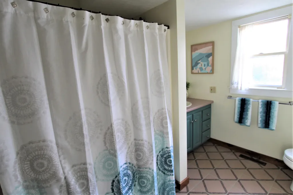 16 Thorne Road Kingston NH 03848