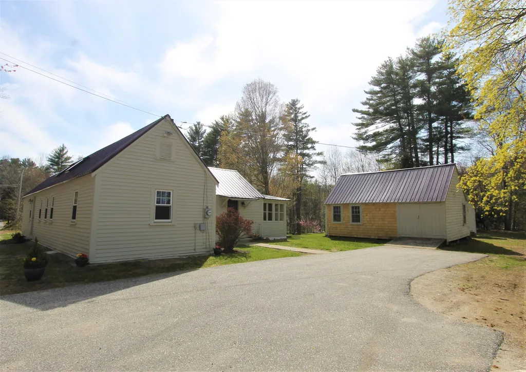 16 Thorne Road Kingston NH 03848