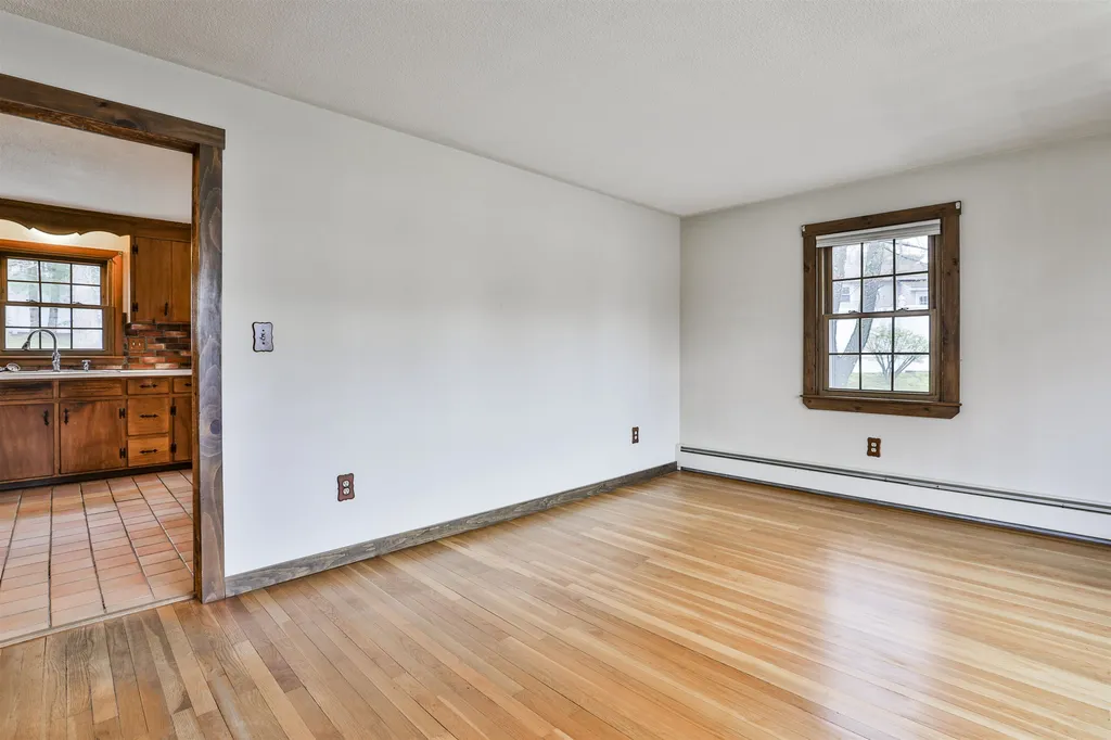 8 Glen Drive Nashua NH 03062