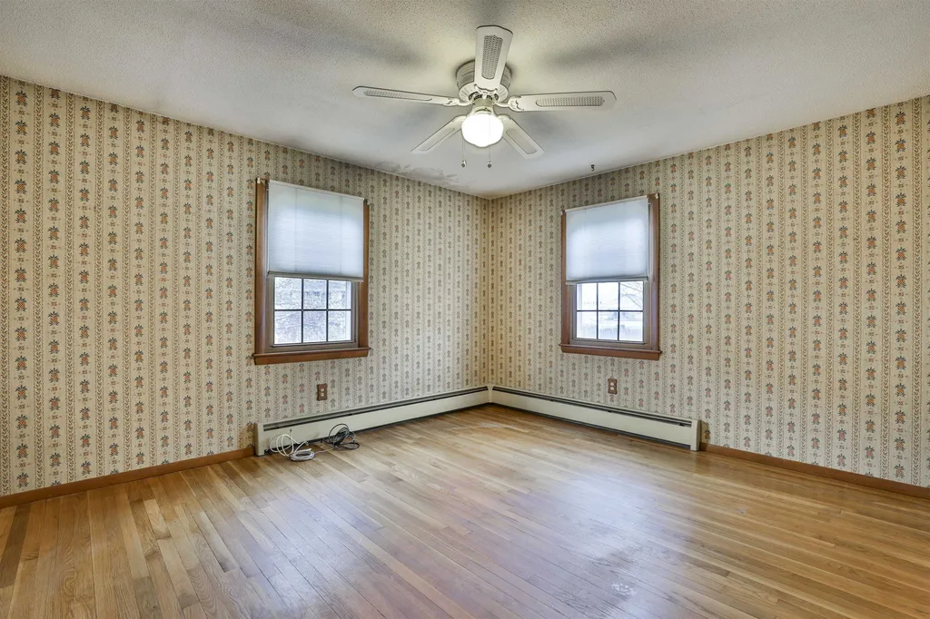 8 Glen Drive Nashua NH 03062