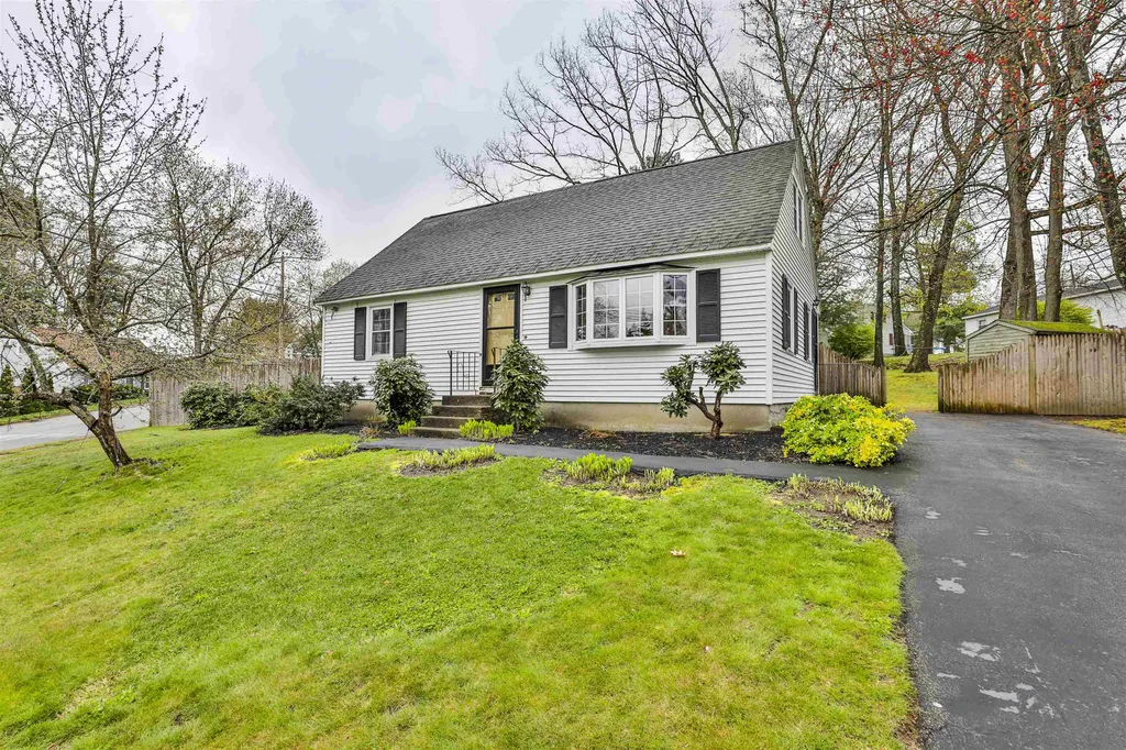 8 Glen Drive Nashua NH 03062