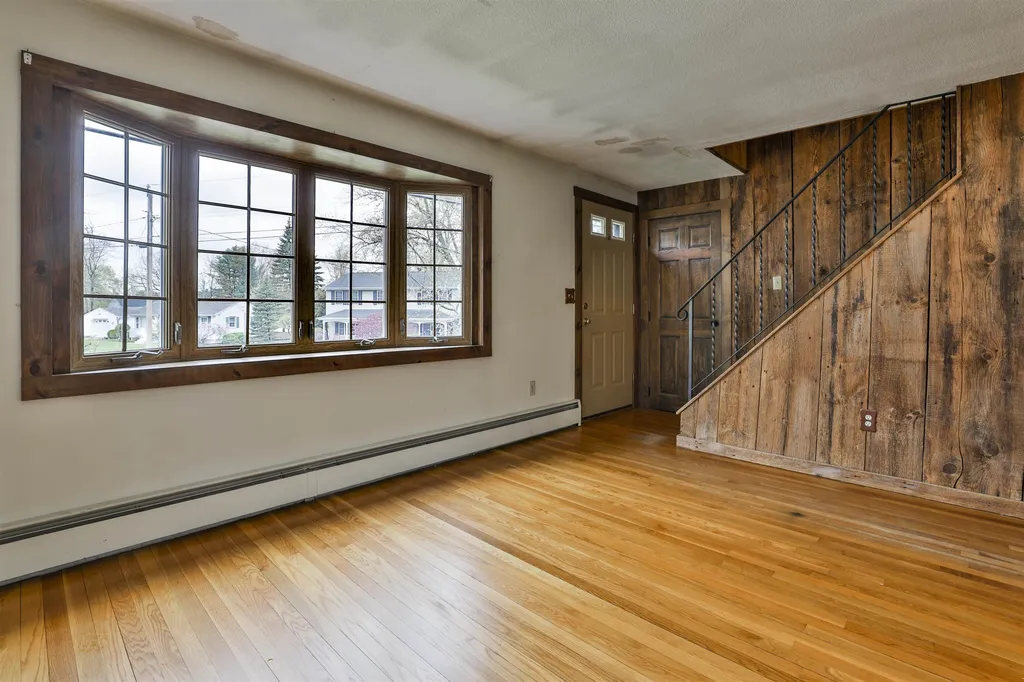 8 Glen Drive Nashua NH 03062