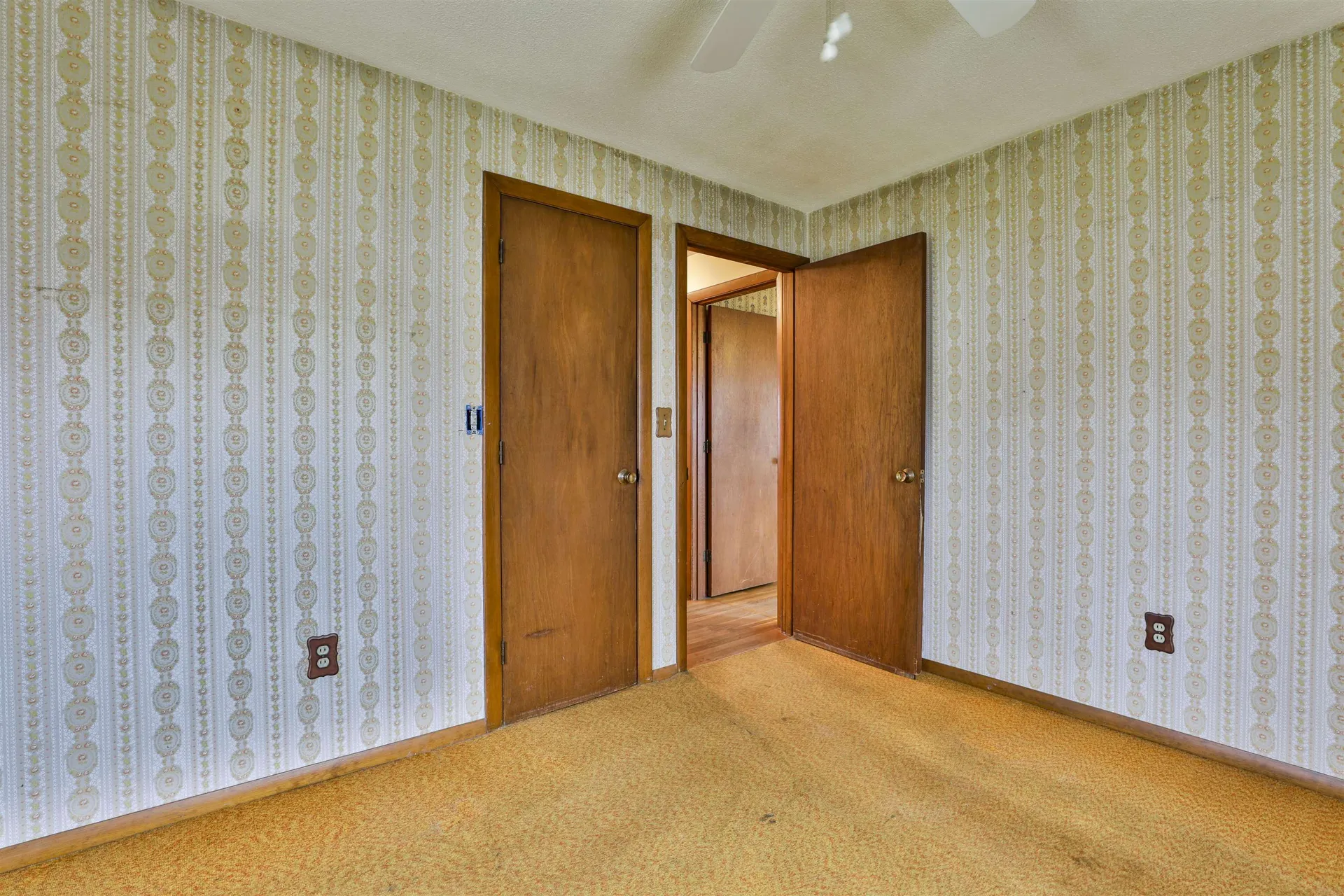 8 Glen Drive Nashua NH 03062