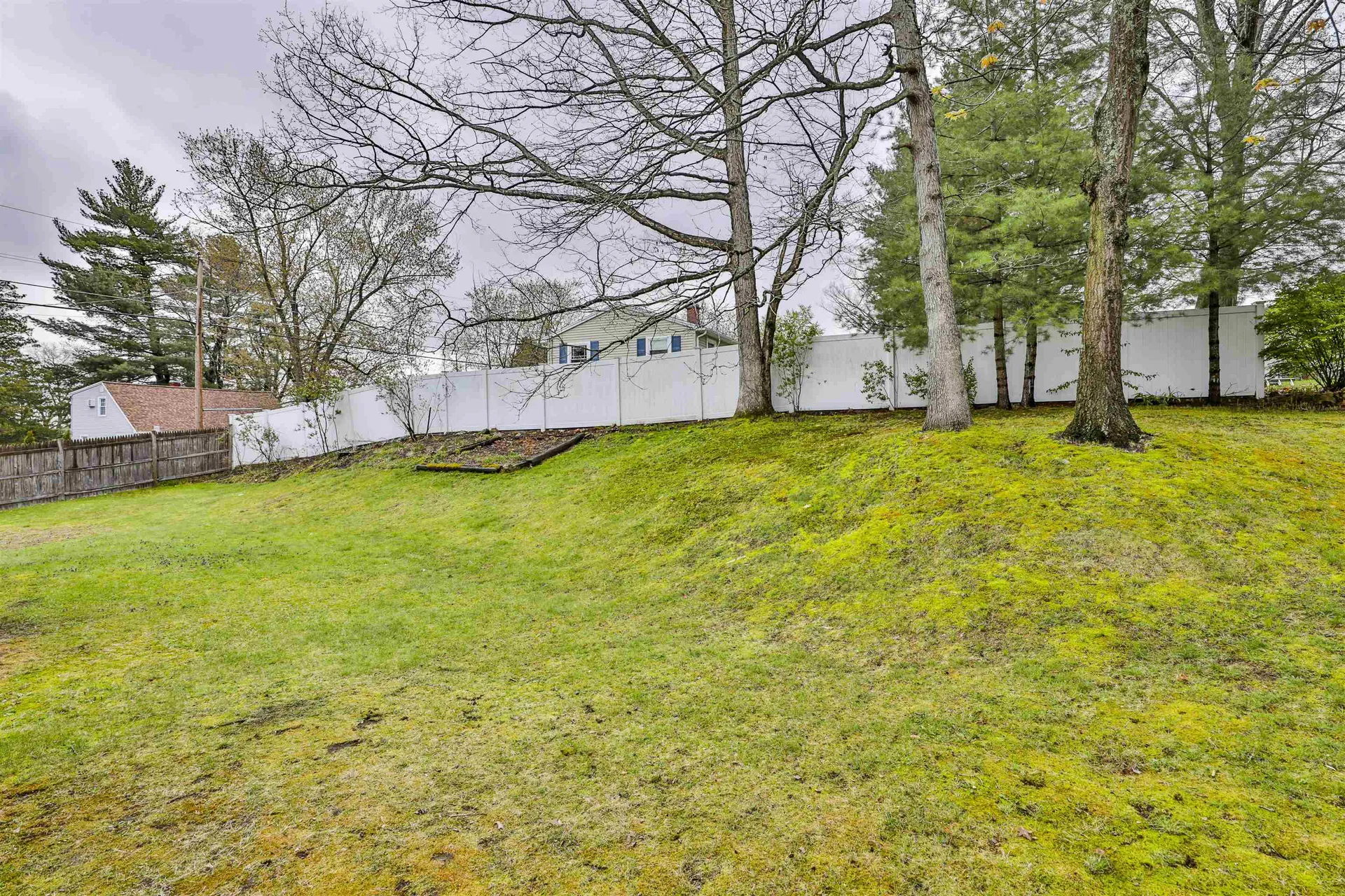 8 Glen Drive Nashua NH 03062