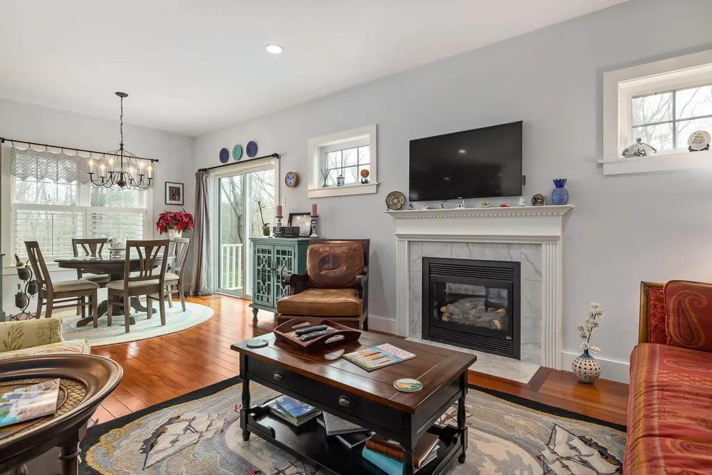 34 Winnicut Road North Hampton NH 03862