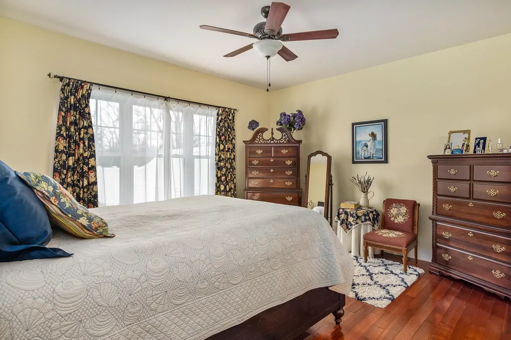 34 Winnicut Road North Hampton NH 03862