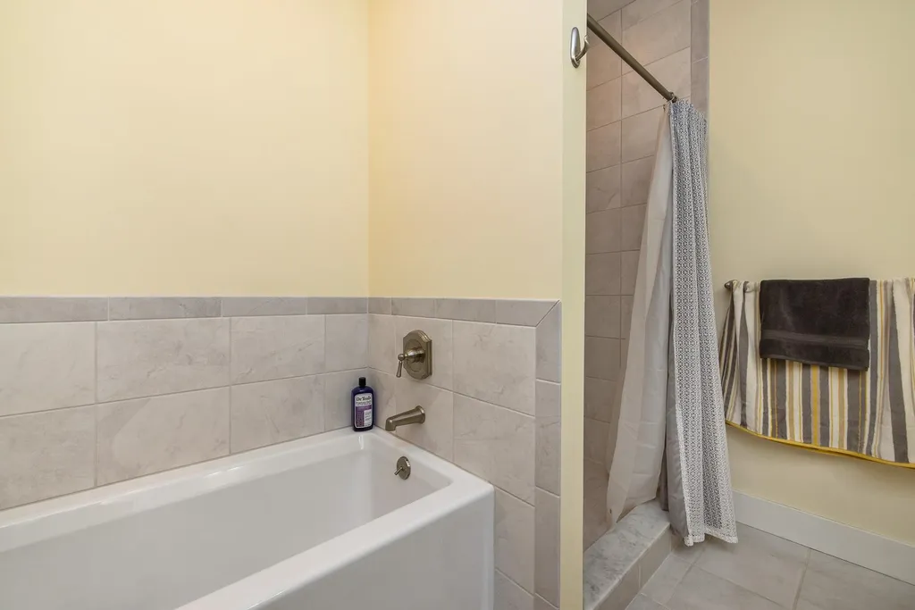 34 Winnicut Road North Hampton NH 03862