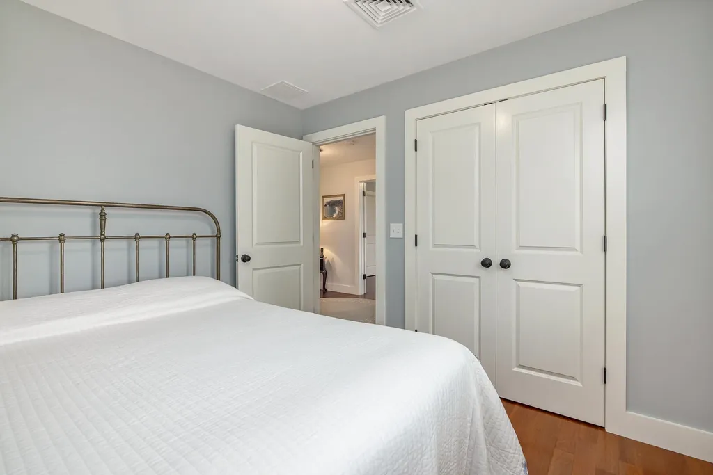 34 Winnicut Road North Hampton NH 03862