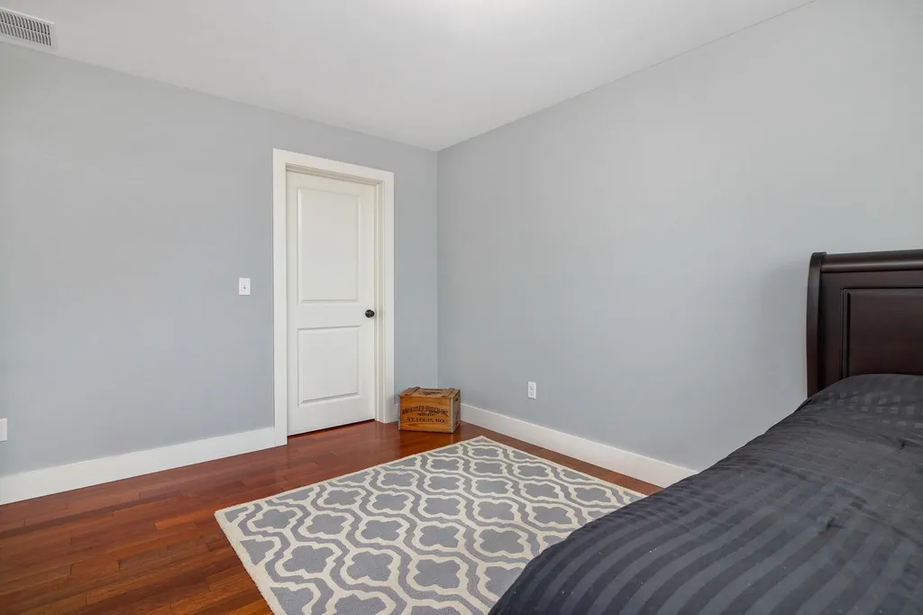 34 Winnicut Road North Hampton NH 03862
