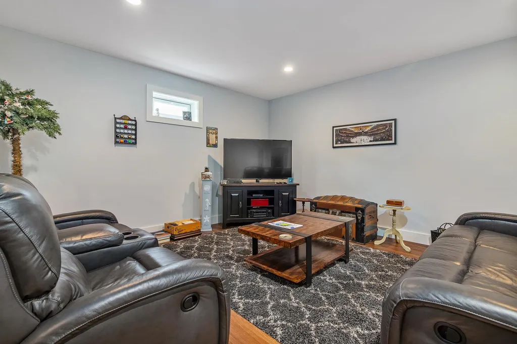 34 Winnicut Road North Hampton NH 03862