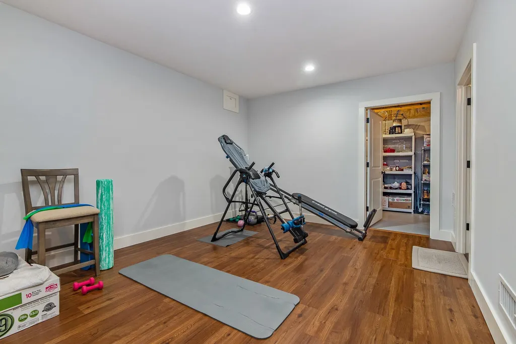 34 Winnicut Road North Hampton NH 03862