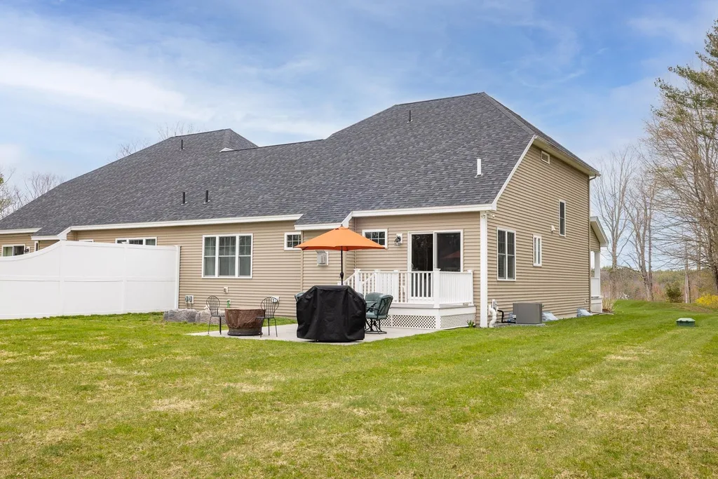 34 Winnicut Road North Hampton NH 03862