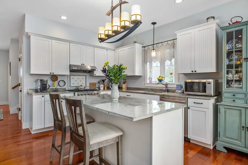 34 Winnicut Road North Hampton NH 03862