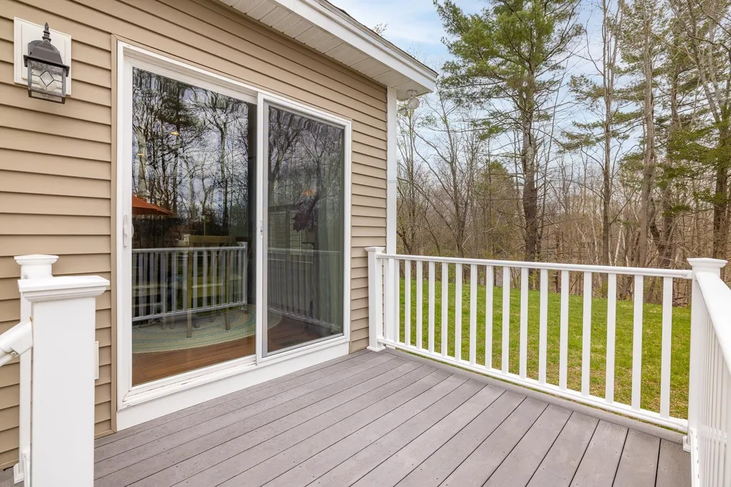 34 Winnicut Road North Hampton NH 03862