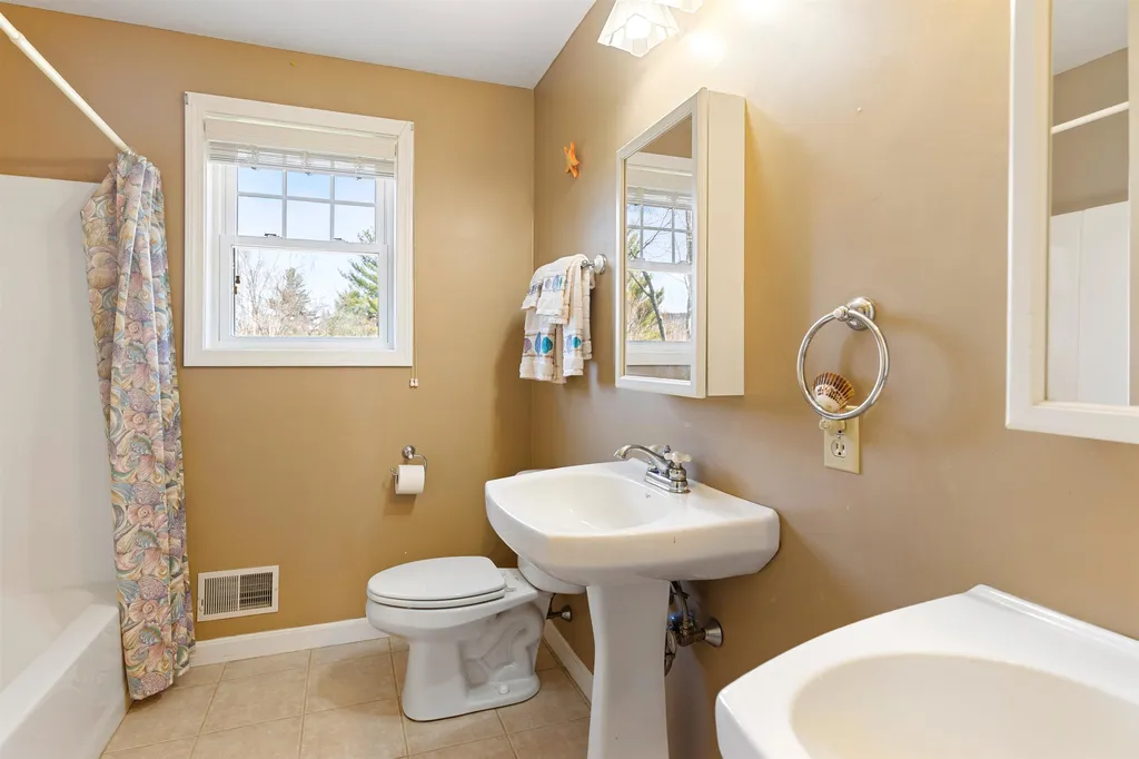 14 S Ridge Road Bradford NH 03221
