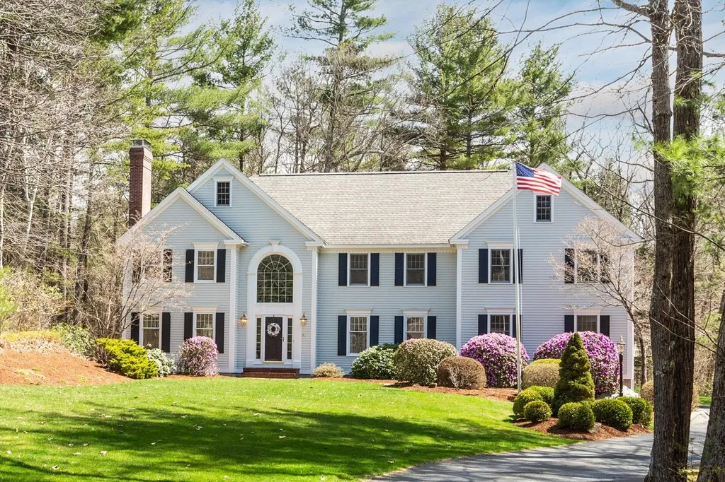 15 Mcintosh Lane Bedford NH 03110