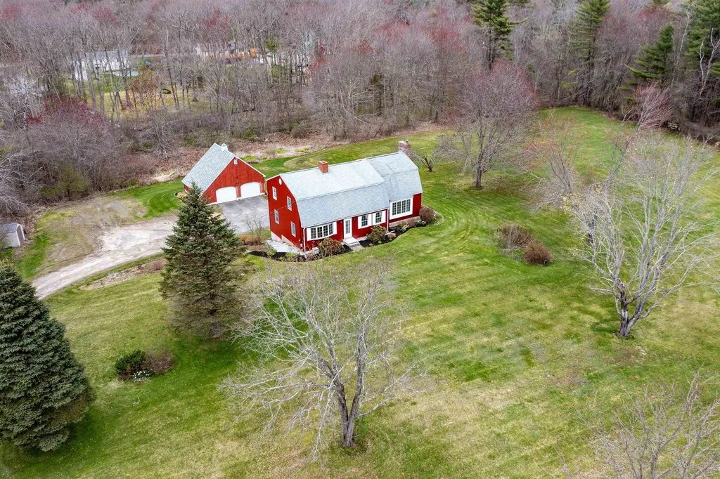 14 Exeter Road Kingston NH 03848
