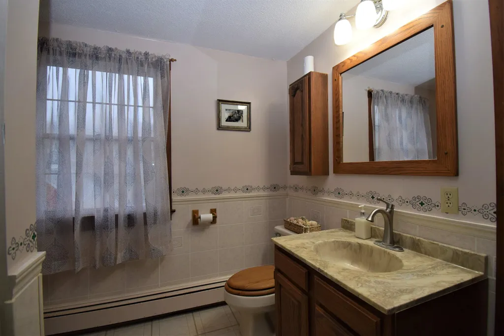 14 Exeter Road Kingston NH 03848