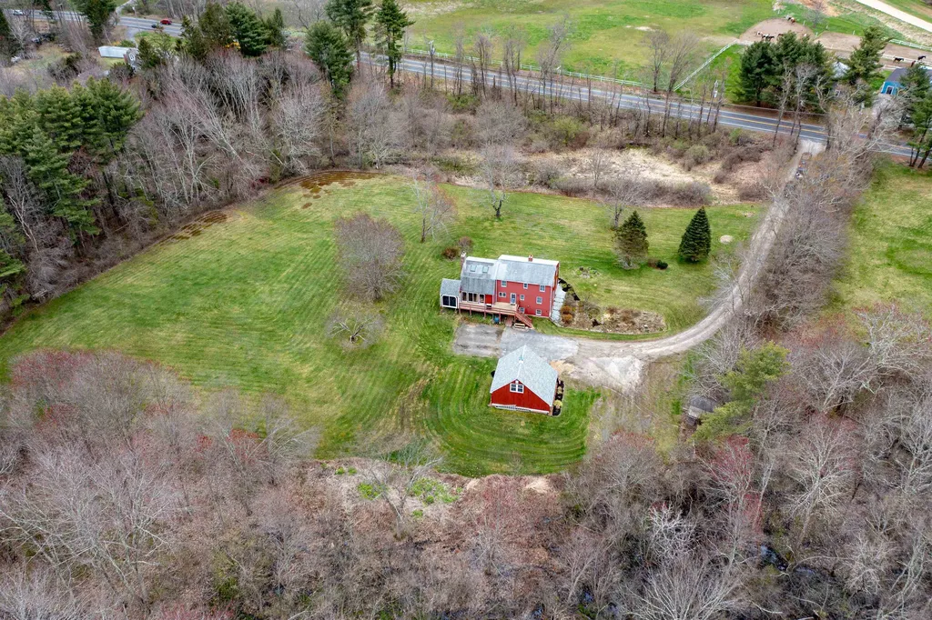 14 Exeter Road Kingston NH 03848