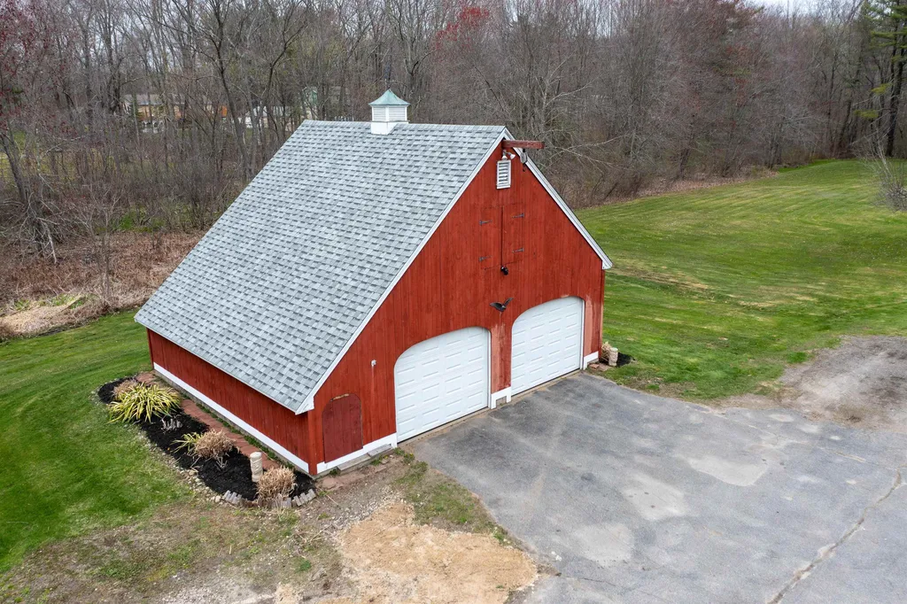 14 Exeter Road Kingston NH 03848