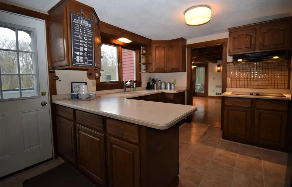 14 Exeter Road Kingston NH 03848