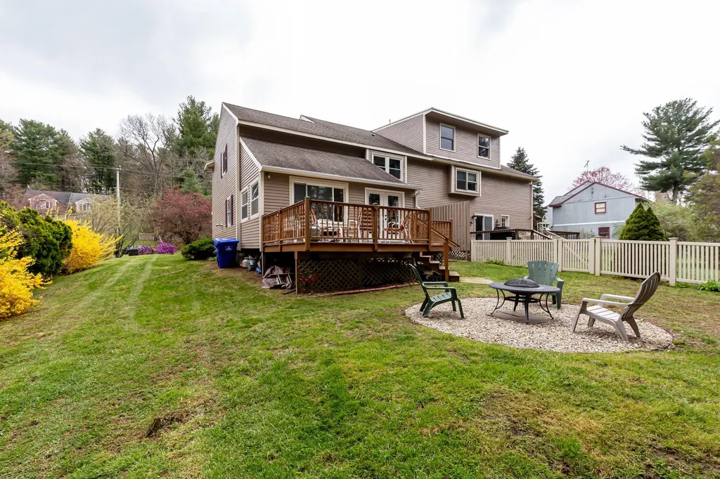 25b Lund Drive Hudson NH 03051