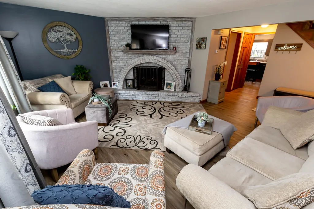 25b Lund Drive Hudson NH 03051