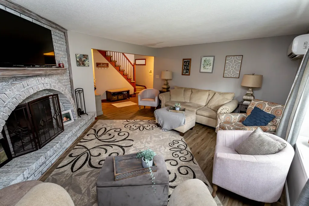 25b Lund Drive Hudson NH 03051