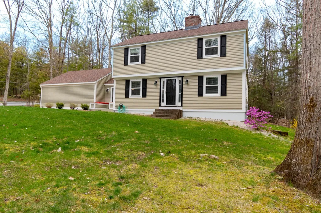 22 Woodland Drive Amherst NH 03031