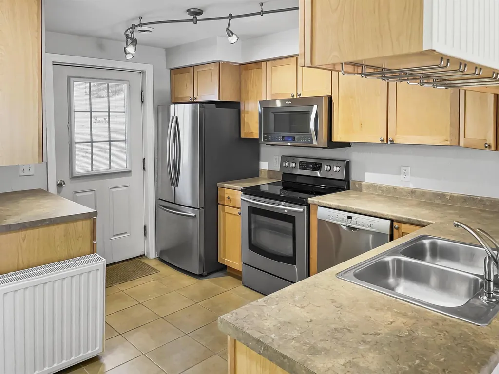 1188 Maple Street Hartford VT 05047
