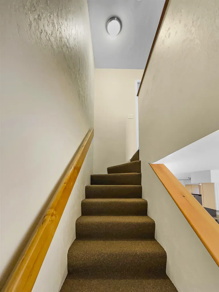 1188 Maple Street Hartford VT 05047