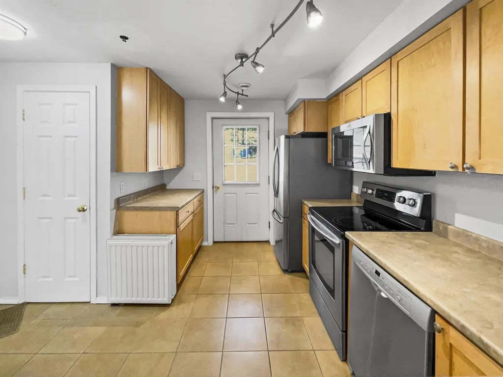 1188 Maple Street Hartford VT 05047