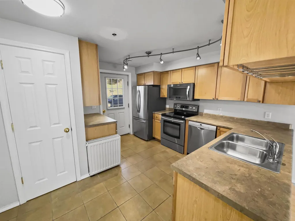 1188 Maple Street Hartford VT 05047