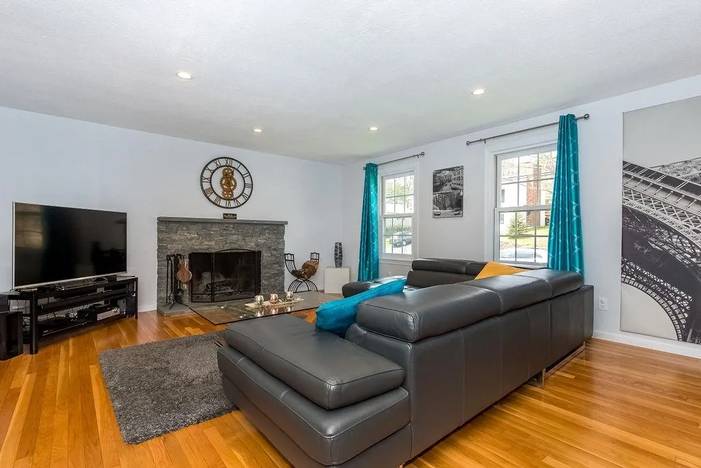 14 Harding Road Portsmouth NH 03801