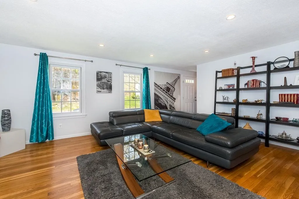 14 Harding Road Portsmouth NH 03801