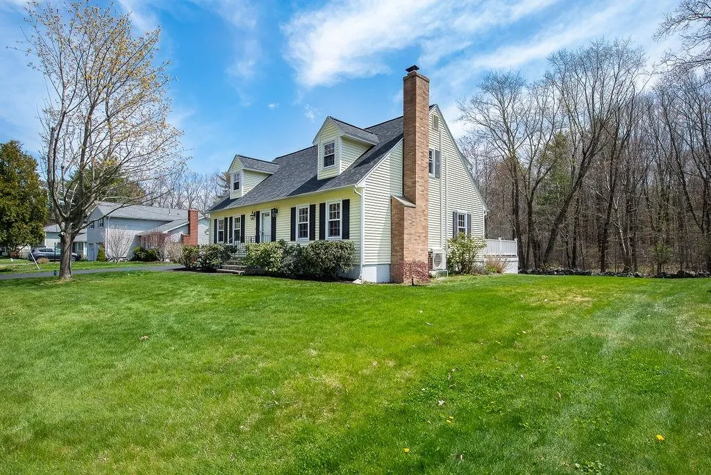 14 Harding Road Portsmouth NH 03801