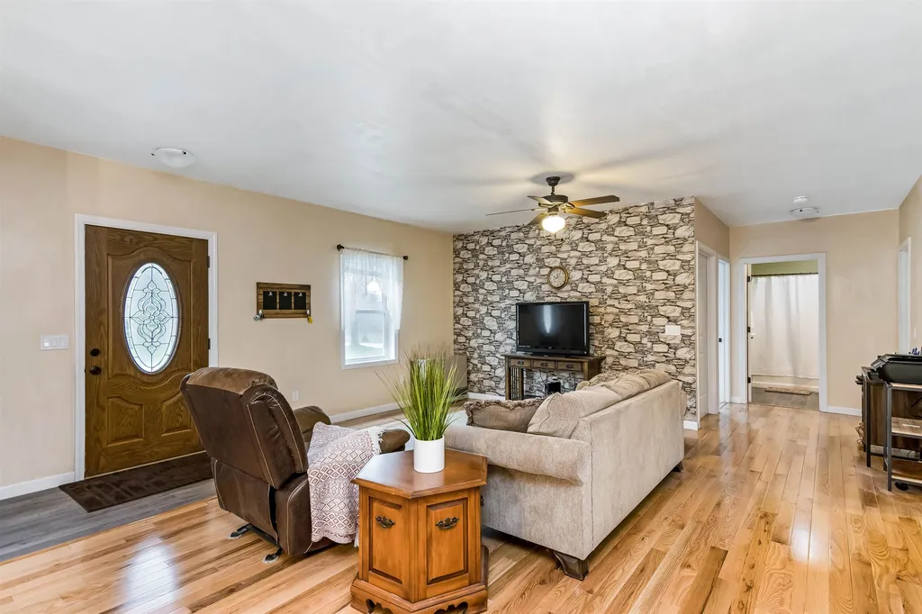 716 South End Road North Hero VT 05474