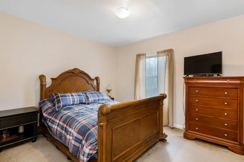 716 South End Road North Hero VT 05474