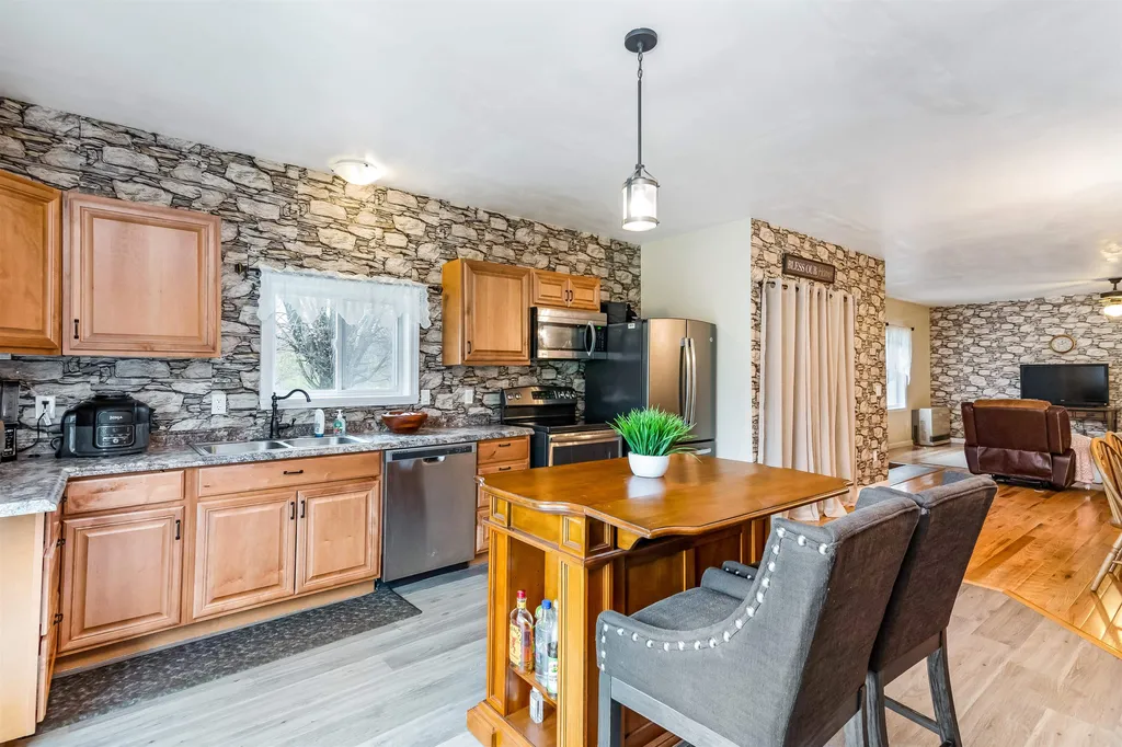 716 South End Road North Hero VT 05474