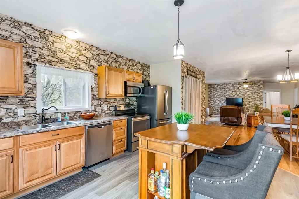 716 South End Road North Hero VT 05474