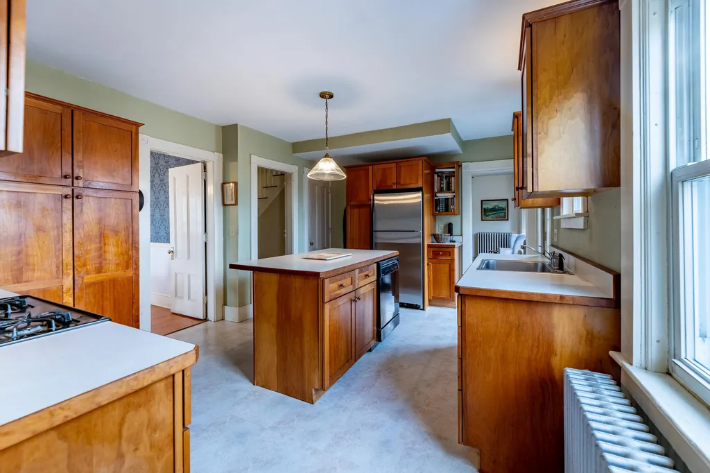 3 Crafts Avenue Lebanon NH 03784