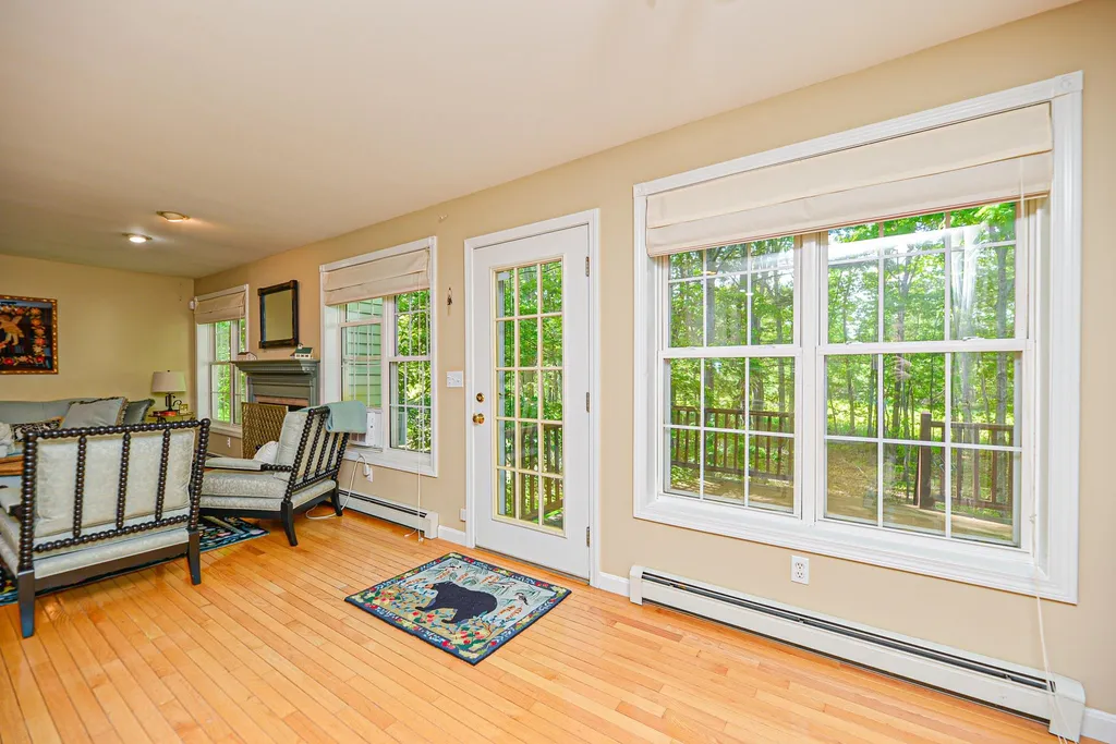 6 Dundee Circle Stratham NH 03885