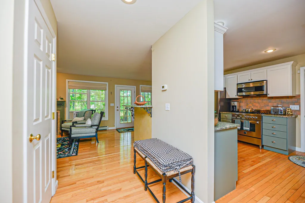 6 Dundee Circle Stratham NH 03885