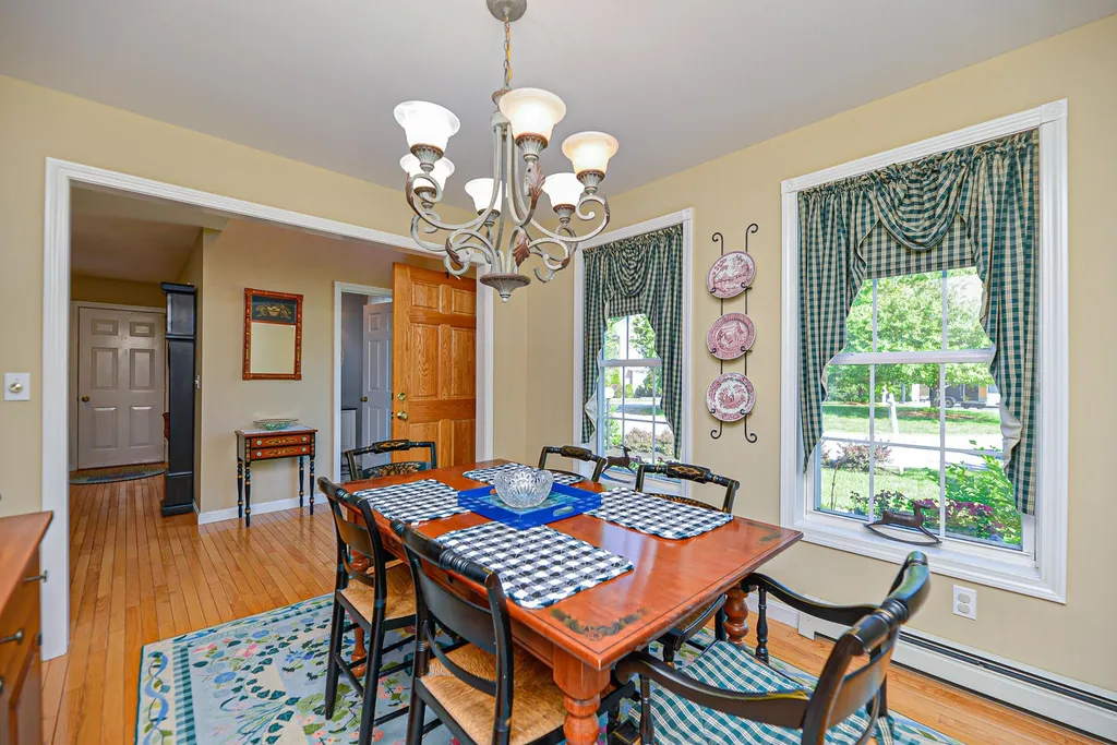 6 Dundee Circle Stratham NH 03885