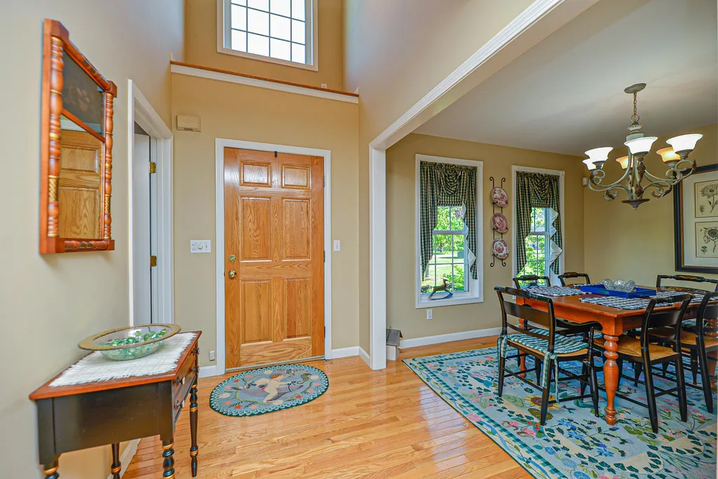 6 Dundee Circle Stratham NH 03885
