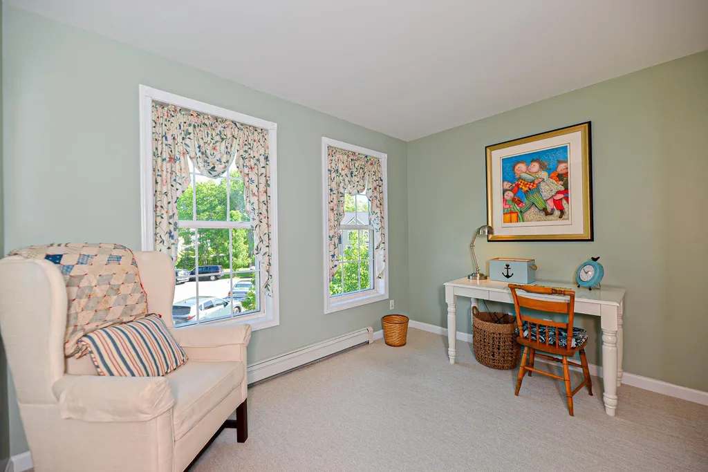 6 Dundee Circle Stratham NH 03885